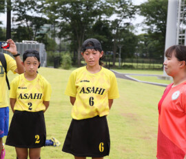第45回 全国スポーツ少年団交流大会 相手をたたえるセレモニー (朝日) の様子 (2022/8/14) Photo by 佐藤茂樹 Sposho-Women_AS-Asahi_20220814_pic74