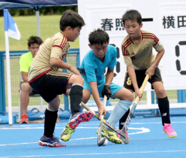 第46回 全国スポーツ少年団交流大会 最終日 男子決勝トーナメント 決勝戦 (横田 vs 春照) の様子 (2023/8/13) Photo by 鈴崎哲夫 U12hockey_Natchamp-Men_19F-Y-S_20230813_pic18